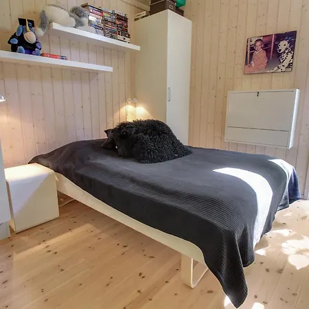 Follerich - 250m From The Sea By Interhome