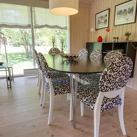 Follerich - 250m From The Sea By Interhome